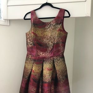 Nicole Miller Christmasholiday dress. Red and gold